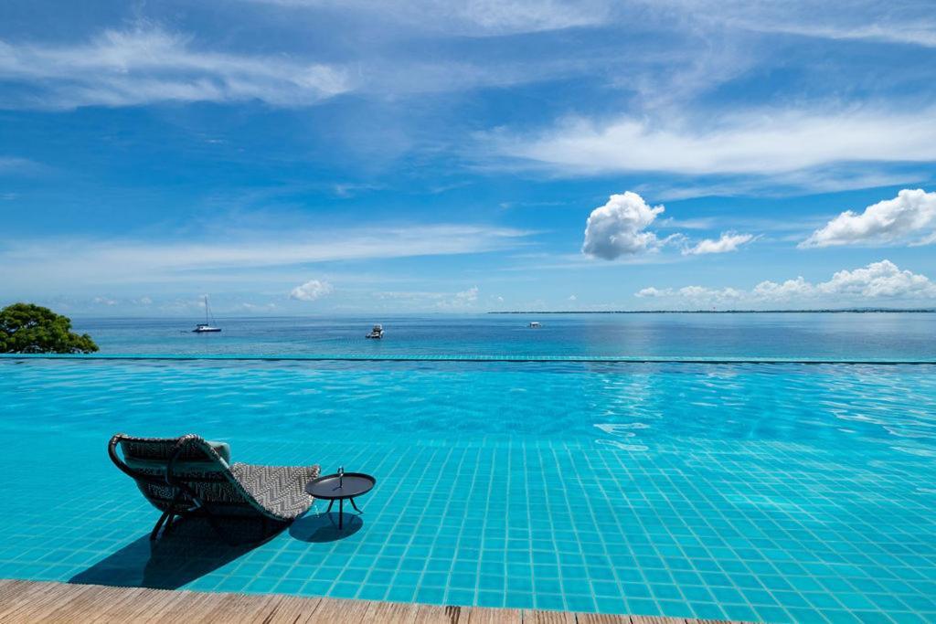 The Reef Island Resort Mactan, Cebu Мактан Екстериор снимка