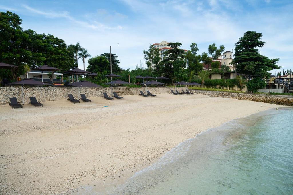 The Reef Island Resort Mactan, Cebu Мактан Екстериор снимка
