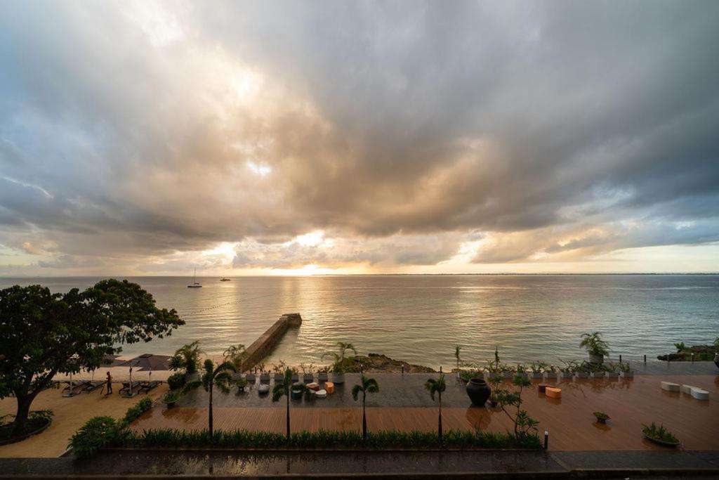 The Reef Island Resort Mactan, Cebu Мактан Екстериор снимка